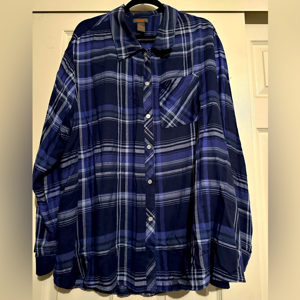 Blue plaid light weight top